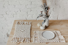 Load image into Gallery viewer, Macrame Placemats